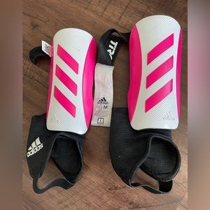 Kids adidas soccer shin guards size medium